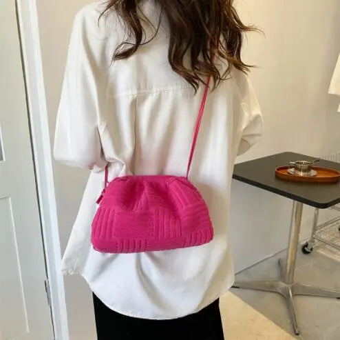 Luxury New Towel Bag Handbag 2024 Women Fashion Popular Portable Bucket Bag